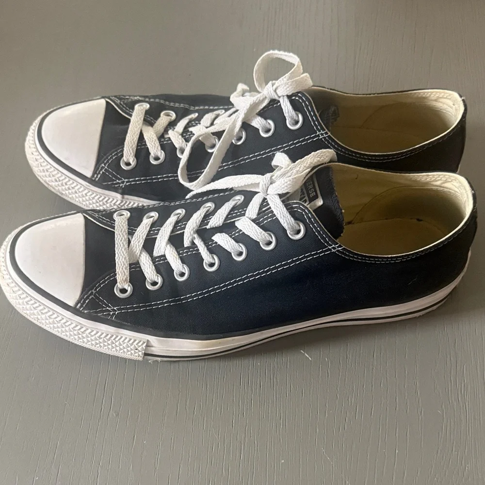 Men’s Black Converse Size 11 - Picture 4 of 6